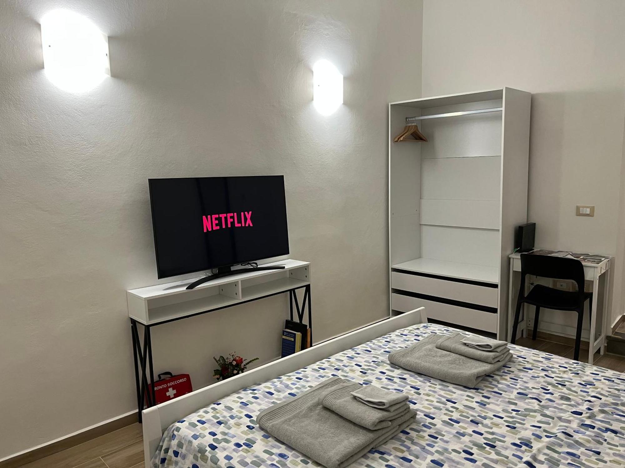 Al 106 Apartment Free Wi-Fi 5 Min Dalla Stazione Prato  Exterior foto